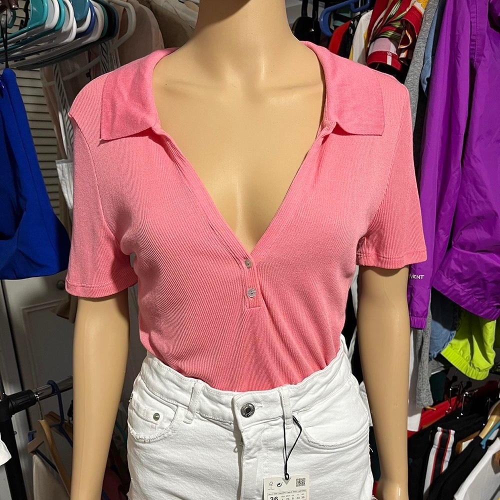 NWT! Zara Women’s T-shirt size Small